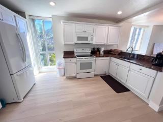 D24 - Cottage on the Sand - Oceanside - 1