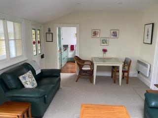 Melville Heritage Cottage, Hobart CBD - 1