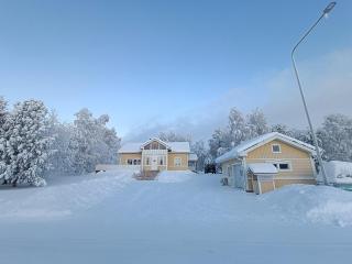 Arctic Lakeside Villa - Kemijärvi - 0