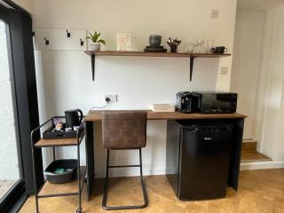 Golfers dream Guest suite with onsite golf studio available for booking by guests - 8