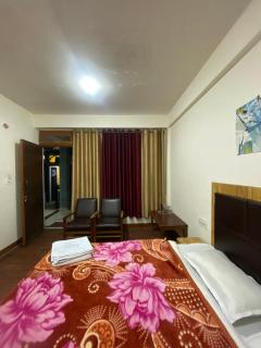 The Prasher Lodge Mall Road Manali - Manāli - 2