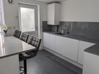 Luxury room in 2 bed Apartment - 5