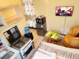 The Little Haven - Ample Parking, Views & Netflix - Kikuyu - 0