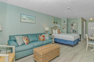 Completely Renovated Ocean View Suite! Perfect for 4 Guests! Sea Mist 51410 - Myrtle Beach - 5