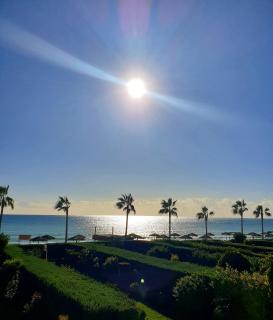 Luxury Beachfront Villa With Private Pool, Private Beach, Yoga & Sea Adventures - Lanarka - 4