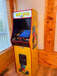 Luxurious Pigeon Forge Cabin, w/ HotTub, EasyDrive, Arcade Game, Panoramic Views - Pigeon Forge - 3