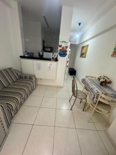 Flat Vista Mar 109 - Praia do Morro - prédio frente Mar - varanda com vista mar - elevador - atravessou a avenida, ja esta na Praia - internet - com garagem para carro pequeno - 1