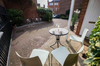 4 Bed Townhouse 2 mins from everything & 1 parking space! - Stratford-upon-Avon - 6