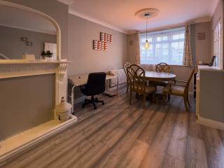 Spacious Retreat - Remote Worker & Family Friendly - Portsmouth - 1