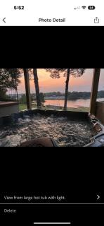 Ledgerock lake house! Boat included march-October,outside bar, Pool table,family fun center - Hot Springs - 9