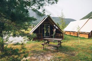 Le Valserine - Camping éco responsable - Chézery-Forens - 0