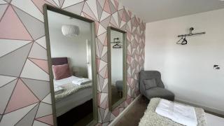 Stunning Flat in Hull's Vibrant Fruit Market & Marina - Hull - 1