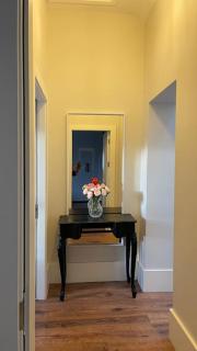 Stylish High Ceiling Home in South City Center - 1