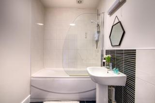 St George Court, Spacious 2BR Apartments, City Centre, Self Check In, Parking, By DerBnB - Derby - 5