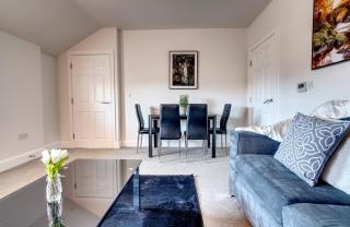 St George Court, Spacious 2BR Apartments, City Centre, Self Check In, Parking, By DerBnB - Derby - 2