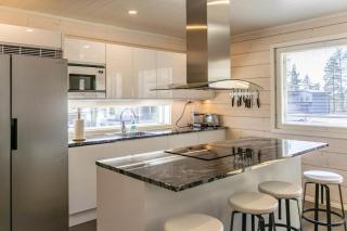 Holy Moly by Hilla Villas - 3