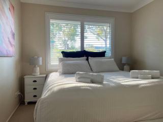 HighGrove Lodge, Luxury Hunter Valley House with Views, Solar-heated Pool, Space - Millfield - 1