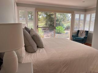 HighGrove Lodge, Luxury Hunter Valley House with Views, Solar-heated Pool, Space - Millfield - 4