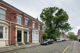 Stylish Double Room in City Centre - Shared Bathroom - Parking - Preston - 4