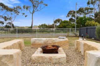 Salty Air Cottage - Bream Creek - 7