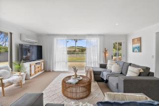 Salty Air Cottage - Bream Creek - 2