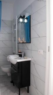 Fly bed and breakfast - 2