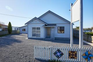 Extremely Central - Kaikoura - 0