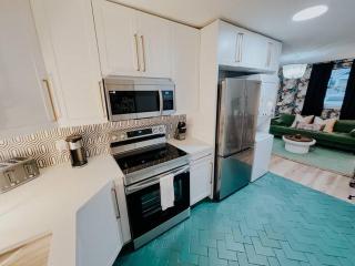 Dreami Stays East Nashville - 2BR Retreat with Cozy Patio and Mini Golf - Nashville - 1