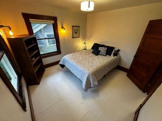 Historic 1905 craftsman - Centralia - 4