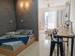 Space Themed KLCC View Condominium @ 6-8 PAX - Kuala Lumpur - 9