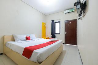 RedDoorz at Osuko Residence Sukomanunggal Jaya - Surabaya - 0
