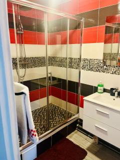 Booking - Clichy - 4