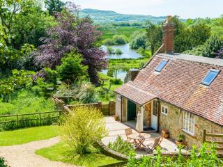 2 Bed in Merstone IC141 - - 0