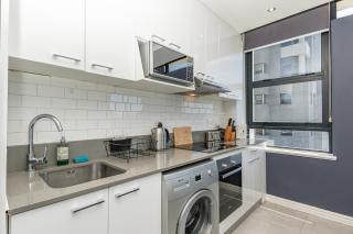 Chic Urban Oasis with character - 8