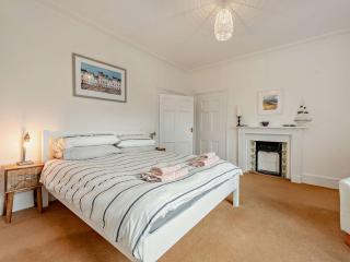 3 Bed in Tenby 73606 - 1