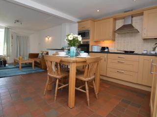 2 Bed in Charmouth DC077 - Charmouth - 2