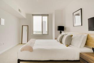 Tysons Corner 2br w fire pit steps to mall WDC-813 - - 5