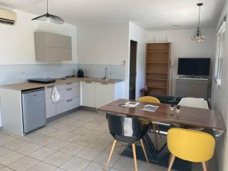 Charmant logement avec piscine proche centre ville - Montélimar - 3