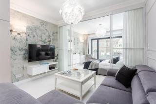 Deo Plaza Riverside Deluxe Apartment by Noclegi Renters - 3