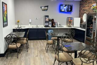 Travelodge by Wyndham Airport Platte City - Platte City - 2