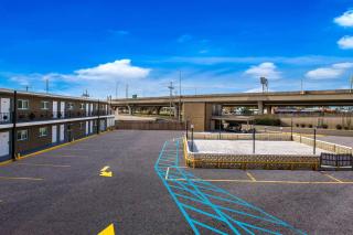 Econo Lodge Gretna - New Orleans - 1