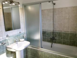 Villa Petrino - central flat location within Kassiopi. Sleeps 8 - 5