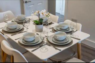 Beautiful 4 bed House in Luton - 3