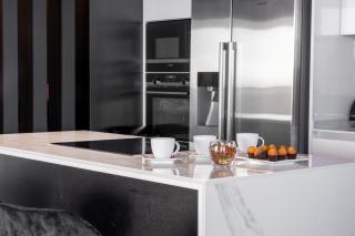 SUNSET CLIFFS VIP APARTMENT - 1
