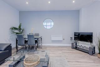 Stunning Three Bedroom Townhouse In The Jewellery Quarter, Birmingham City Centre Sleeps 5- Free Parking - Birmingham - 3