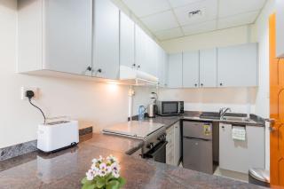 Cosy 1 Bedroom Marina Apartment - Dubai - 4
