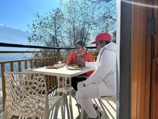 Nomad Bed & Breakfast - 1