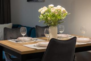 Łopuszańska Apartment with Balcony in Warsaw by Noclegi Renters - 2