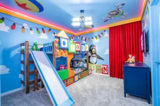 European Chic Barbie Dream House - Davenport - 6