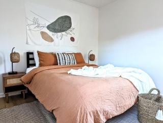 Bohemian Tiny Home - Walk to Starbucks - Taylors - 5